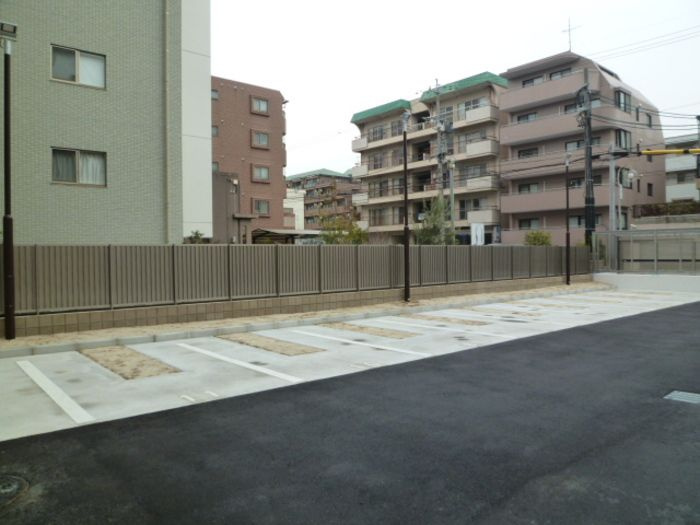 Bel Spazio ISSHAの駐車場