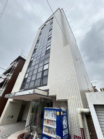 サンビルダーパールビルの外観