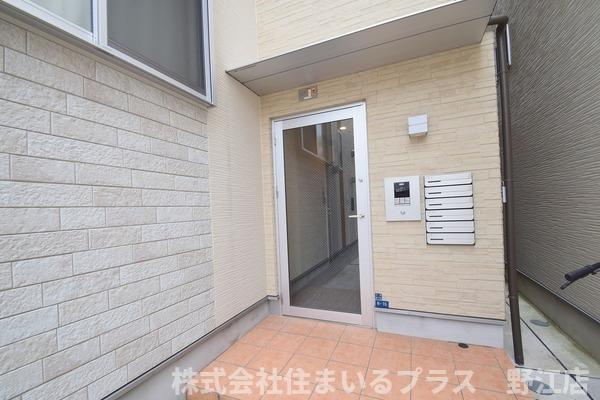 ＳＱＵＡＲＥＷＯＯＤ大宮のエントランス