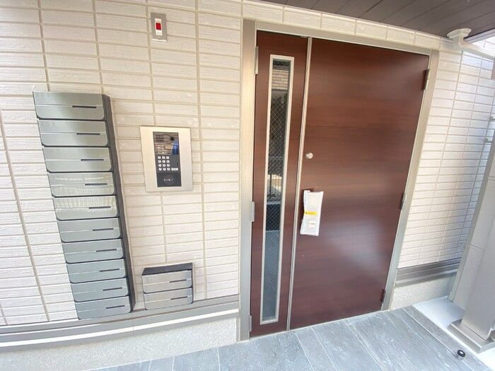 D-room箱崎のエントランス