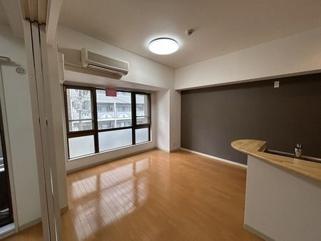 エクセレント南森町の居間・リビング