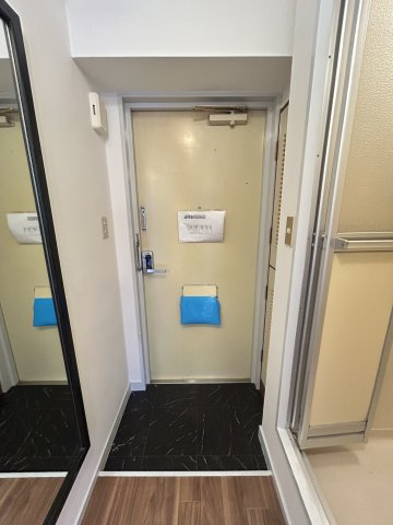 第二高津グローリーハイツの玄関