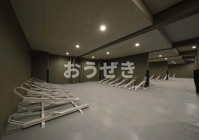 ルーブル大森西のロビー|駐輪場