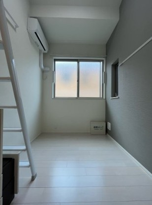 【居間・リビング】 | アンソレイユ中延　ＩｏＴ　ネットフリー　階段下物置　１００有