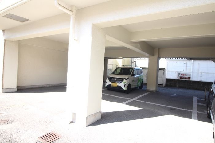スプリングヒルズ宝の駐車場