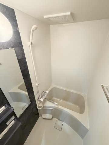 ワコーレヴィータ川西通の浴室