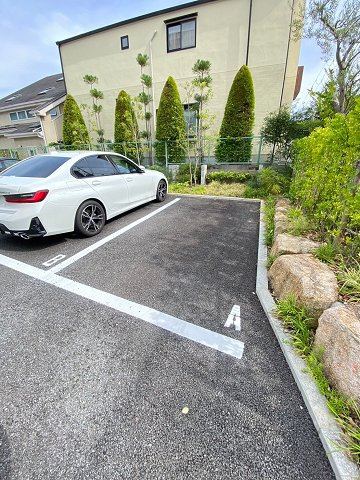 JADE ASHIYAの駐車場
