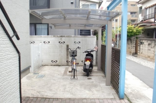 エステートピア大門の駐車場