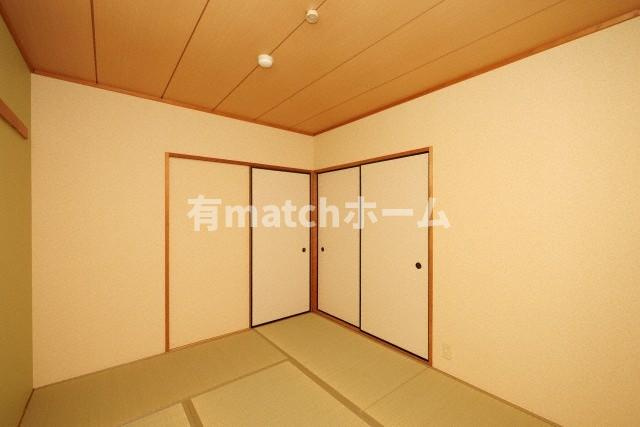 富士栄町マンションの和室