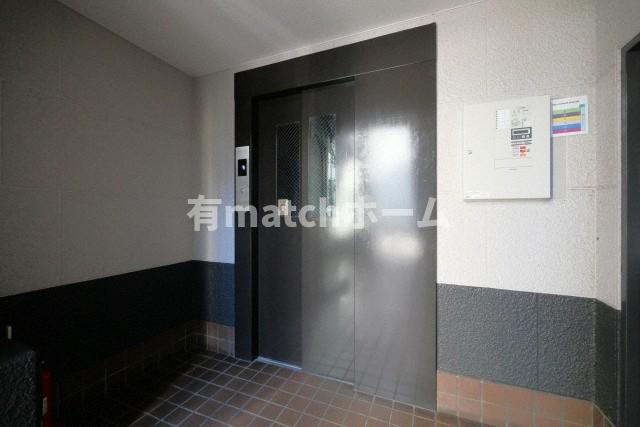 富士栄町マンションのロビー