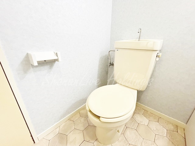 藤沢市藤が岡２丁目の賃貸マンションのトイレ
