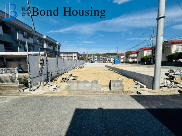 全4棟　３号棟　南向き　並列駐車2台　西区池上4丁目　新築戸建の駐車場