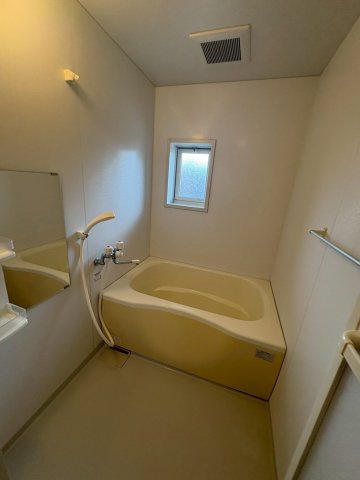 グランシャリオ(西中山町)の浴室