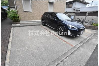 フローレンス宮町の駐車場