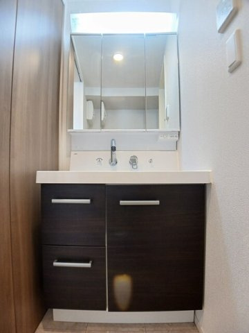 Ｅｖｉｔａ（エヴィタ）の洗面所|明るい洗面所です