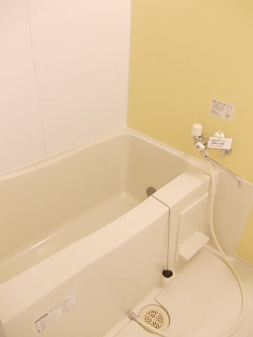 グランソレイユの浴室|落ち着いた空間のお風呂です