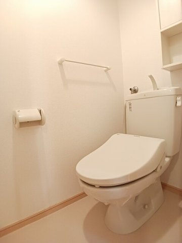 レジデンスひまわりのトイレ|ゆったりとした空間のトイレです