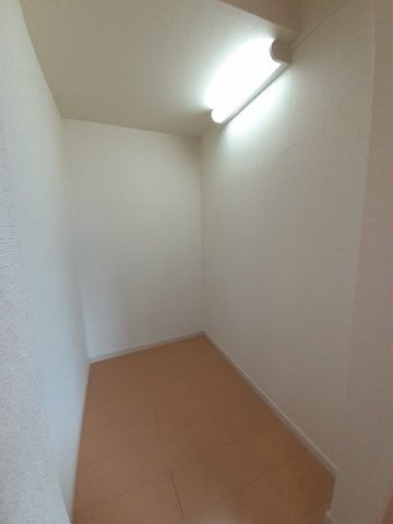 ひまわりの収納|こまごまとしたものを収納できそうですね
