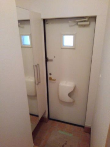 メゾン　デェ　ヨシノの玄関|明るい玄関です
