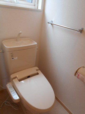 ラヴィングリーのトイレ|落ち着いたトイレです