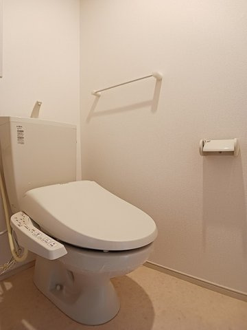 ヴィラＫⅢのトイレ|ゆったりとした空間のトイレです