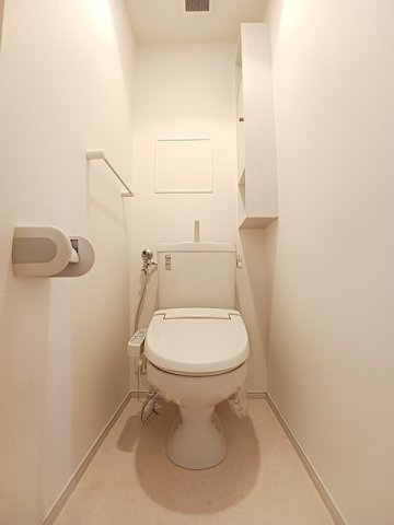 レガーロのトイレ|落ち着いた色調のトイレです