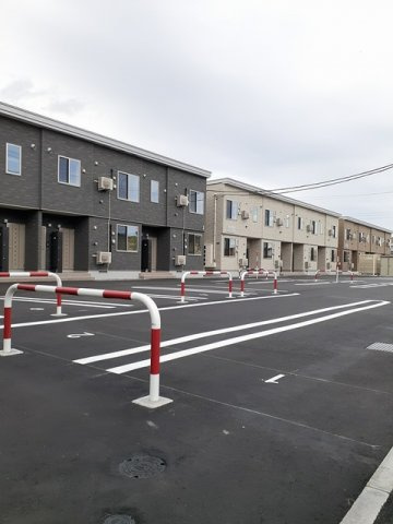 ヒカルサ　苫小牧　ウエストの駐車場|駐車場があります