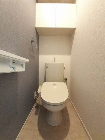 ヒカルサ　苫小牧　ウエストのトイレ|落ち着いた色調のトイレです
