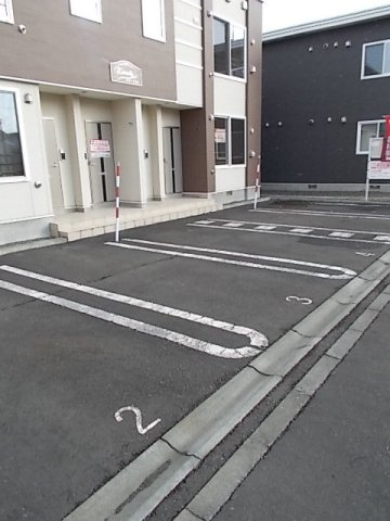 エターナリィの駐車場|車をお持ちの方に嬉しい駐車場付きの物件です