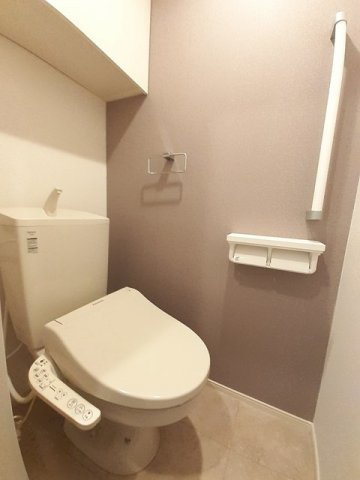 クレイン・もえぎ町のトイレ|落ち着いた色調のトイレです