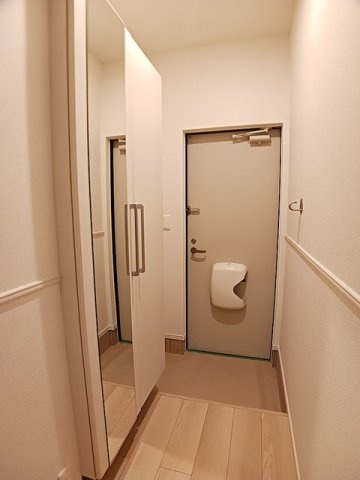 オーシャン　ブルーの玄関|収納もある玄関です