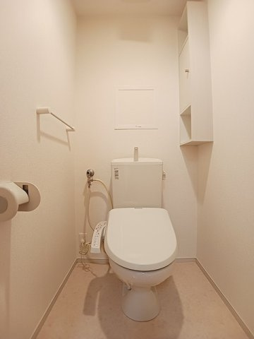 ロシェブランⅠのトイレ|落ち着いた色調のトイレです