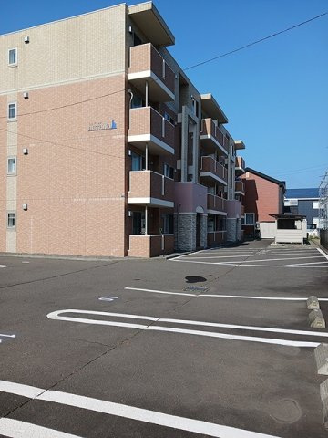 ＡＵＴＡＮＡ　アウタナの駐車場|駐車場完備です