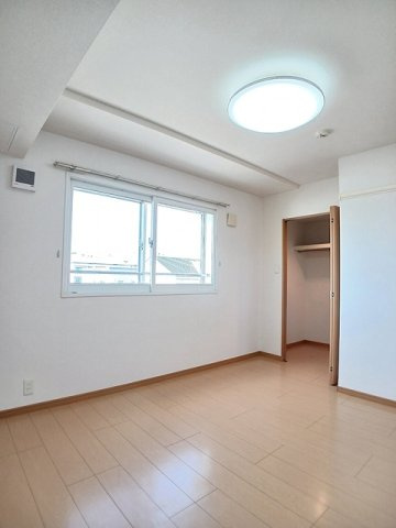 ＡＵＴＡＮＡ　アウタナの内装|きれいな内装です