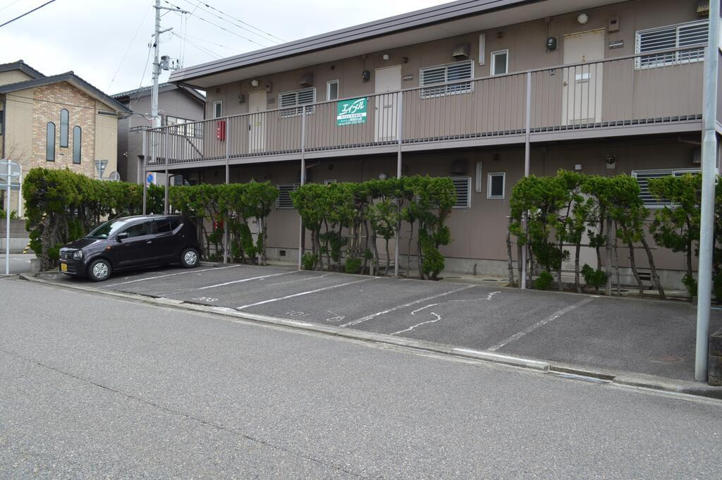 グレースハイツの駐車場