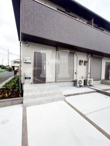 【エントランス】 | クロシェット | 清潔なエントランスです
