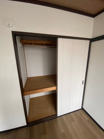 ハイツ東新A棟の内装