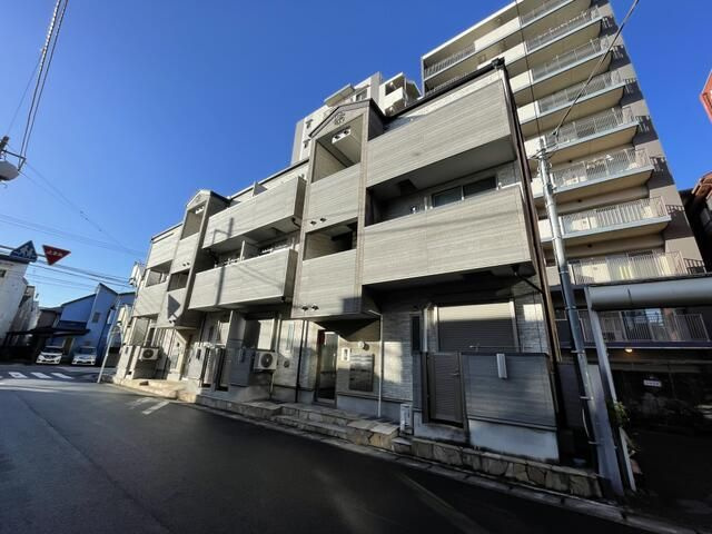 ＡＱＵＥ８の外観