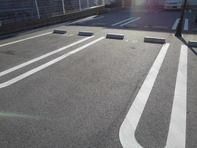 フリッシュ　リヒトⅠの駐車場