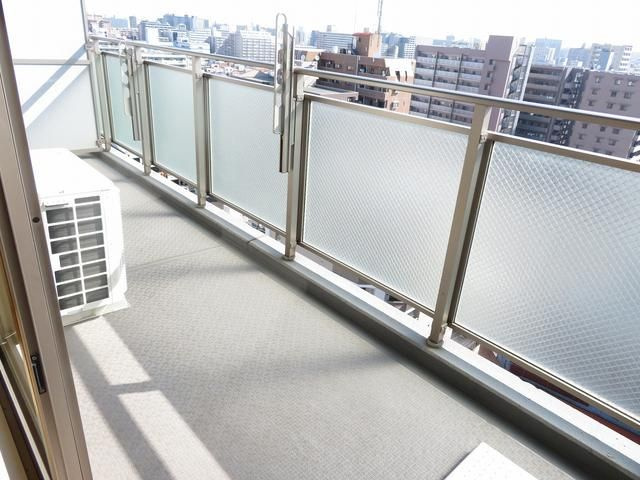 エスティメゾン大島のバルコニー