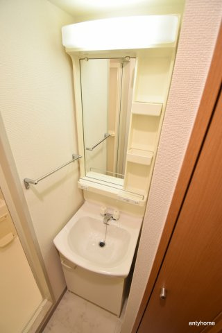 City Life新大阪　仲介手数料無料の洗面所