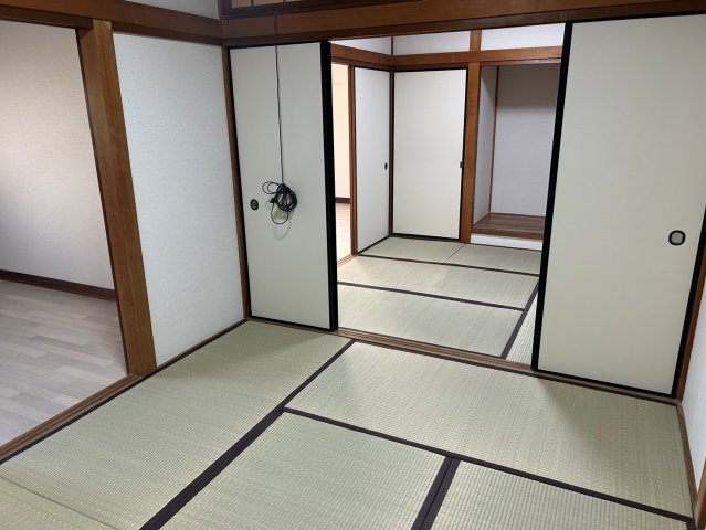新田3丁目貸家の和室