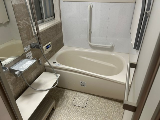 新田3丁目貸家の独立洗面台