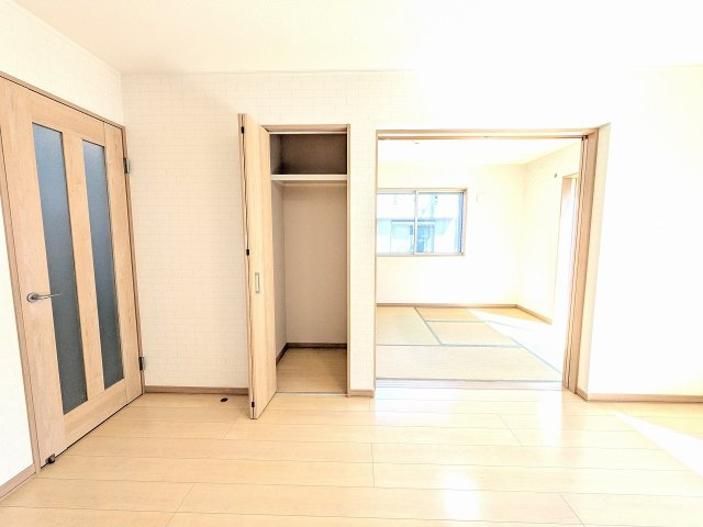 八王子市　長房町　中古戸建ての収納|～便利なリビング収納も完備～
