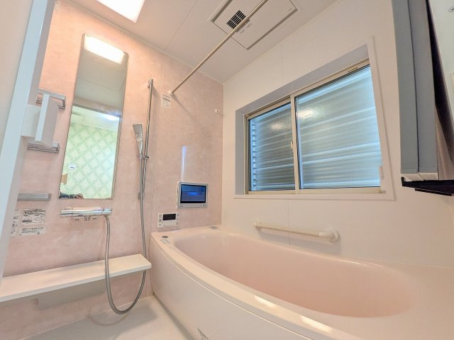 八王子市　長房町　中古戸建ての浴室|～のびのびくつろげるバスルーム　１日の締めくくりに癒やしのバスタイムを～