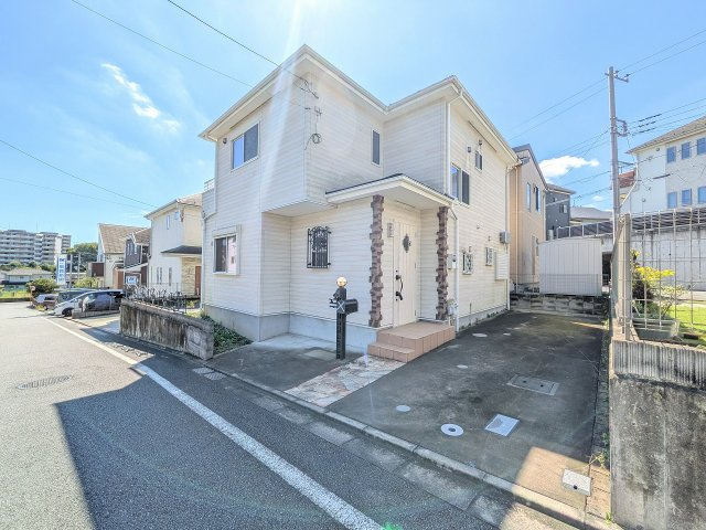 八王子市　長房町　中古戸建ての外観|～西八王子駅徒歩25分　生活便利施設が徒歩圏内、区画の整った美しい街並み～