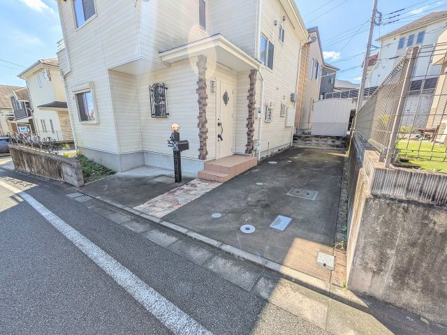 八王子市　長房町　中古戸建ての駐車場|～2台駐車可能カースペース～