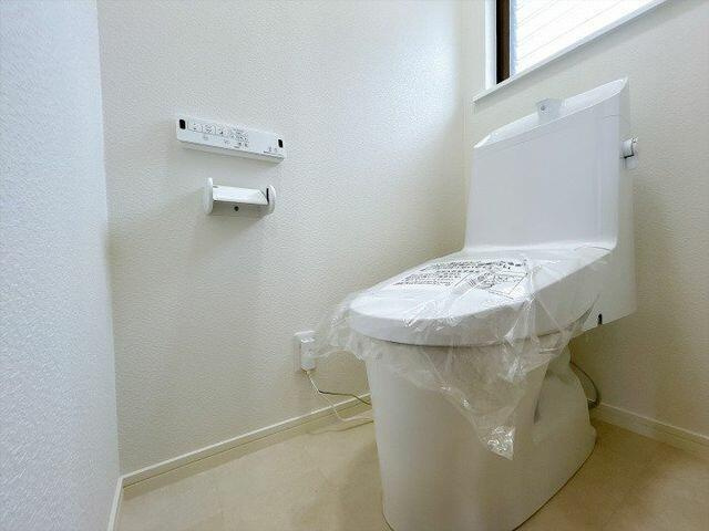 浜松市中央区神田町の中古一戸建|１階トイレ（２階にもトイレが…