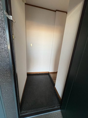 板倉ハイツの玄関