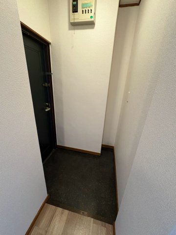 板倉ハイツの玄関